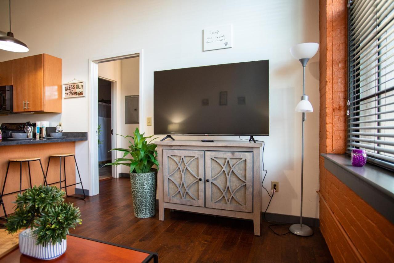 ロチェスターNy Style Centric Loft With King Bed By Park Aveアパートメント エクステリア 写真